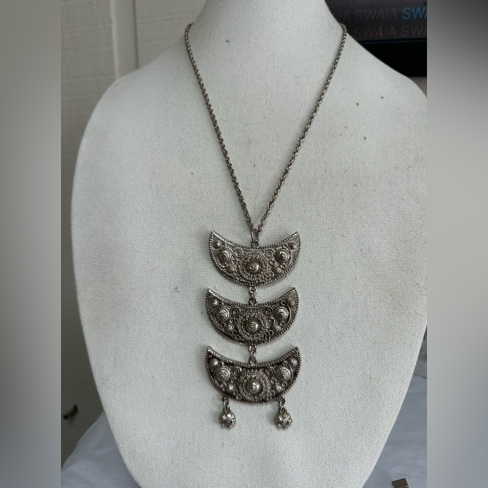 Long silvertone 70’s necklace tribal Asian